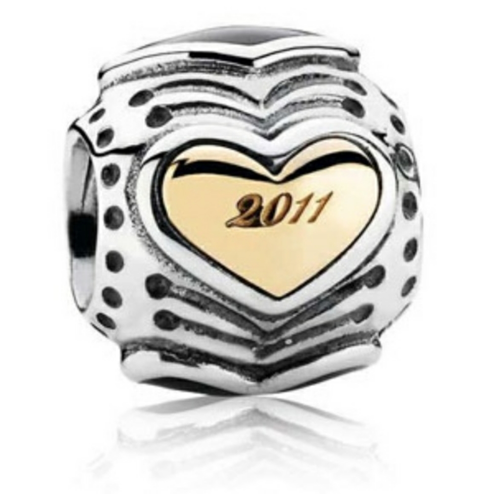 Authentic Retired Pandora Midnight Heart Charm